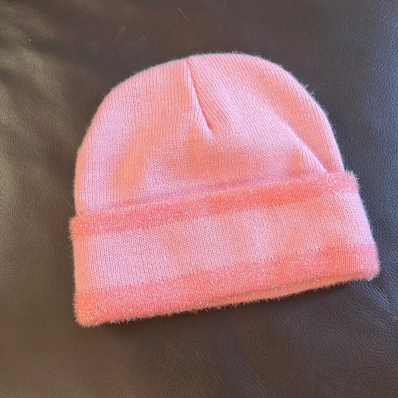 Kids Winter 💓 Beanie - Picture 1 of 3